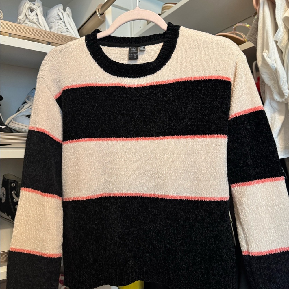 Volcom Bubble Tea Sweater 
Super soft!!